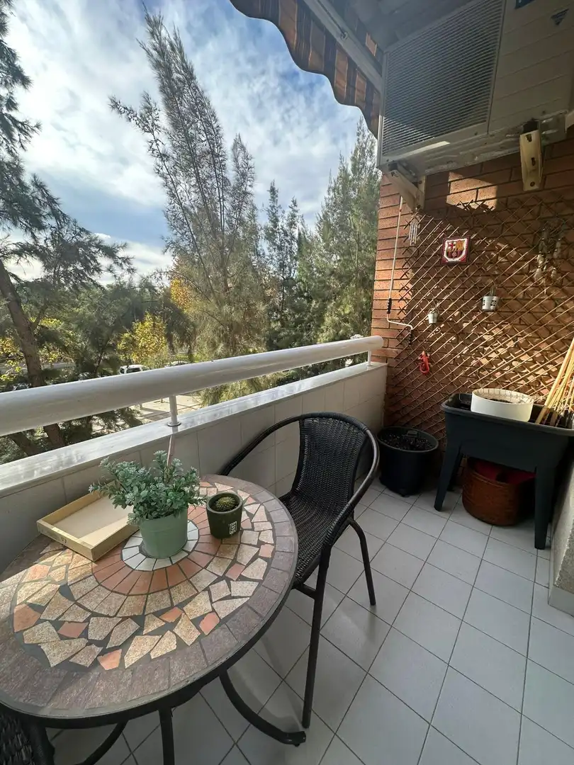 Terraza de Piso en venta en Cornellà de Llobregat con Calefacción, Jardín privado y Balcón