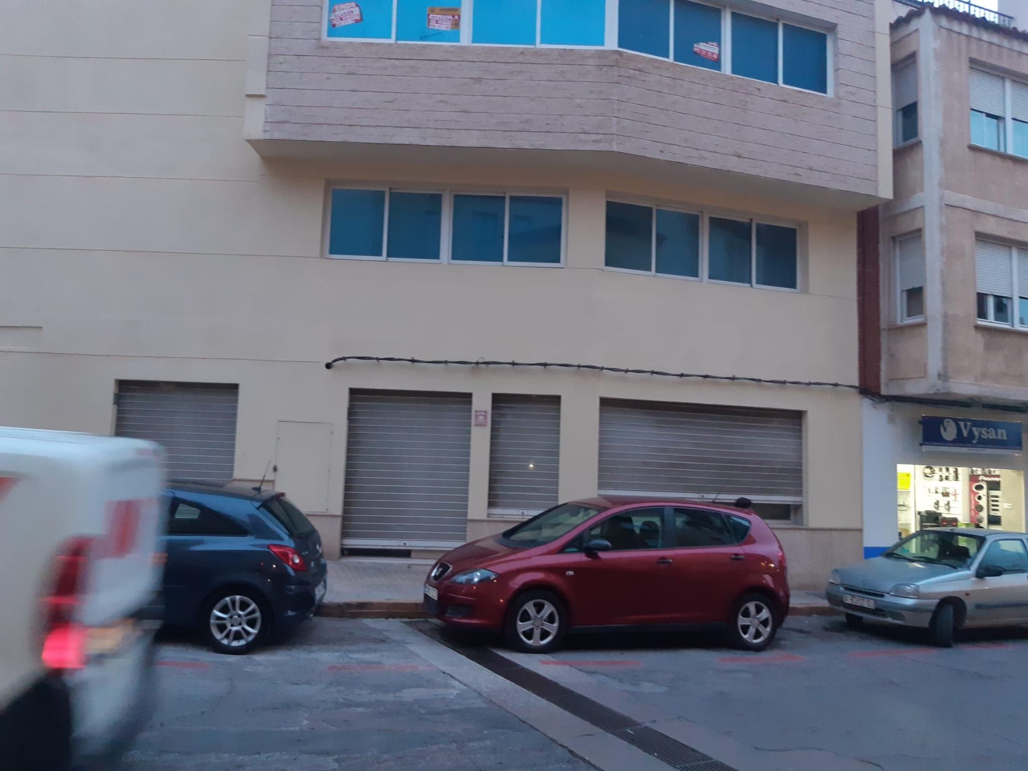 Vista exterior de Oficina en venda en Almansa amb Aire condicionat i Terrassa