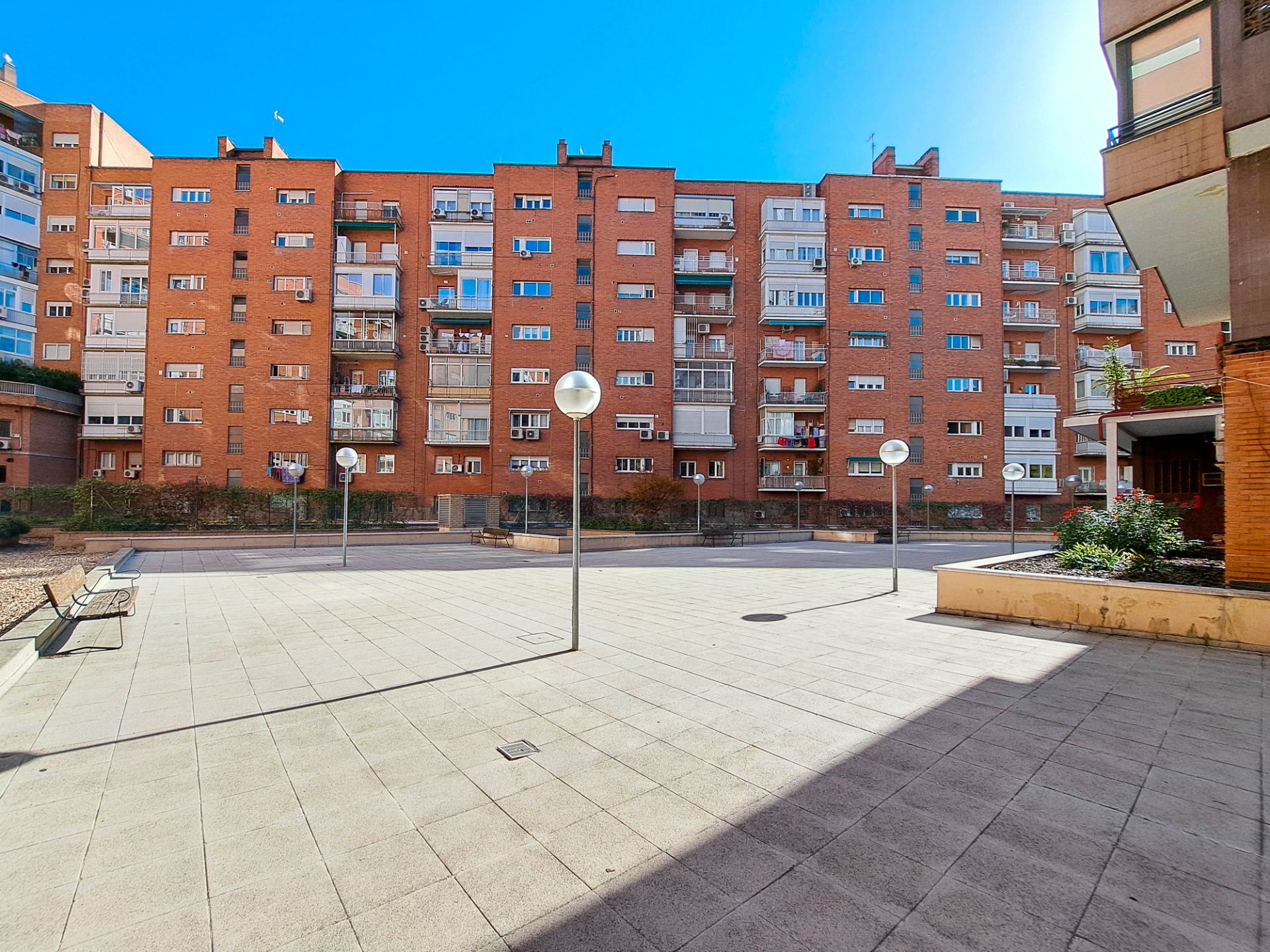 Exterior view of Flat for sale in  Madrid Capital  with Heating, Parquet flooring and Terrace