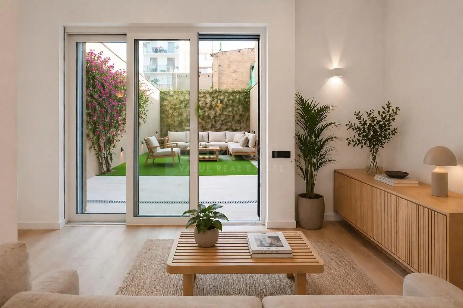 Terrasse von Erdgeschoss zum Verkauf in  Barcelona Capital mit Klimaanlage und Terrasse