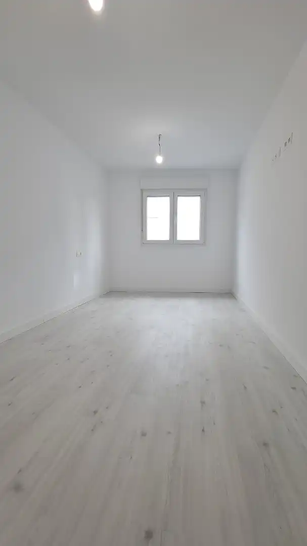 Habitación de Piso en venta en Ribeira con Calefacción, Parquet y Trastero