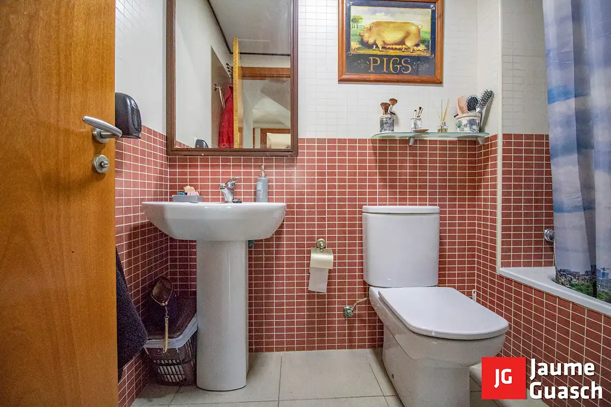 Badezimmer von Dachboden zum Verkauf in La Riera de Gaià, Tarragona