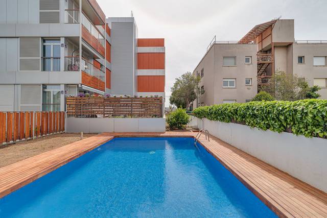 Piso en Alquiler en Avenida de Santiago Rusiñol en Vallpineda - Rocamar