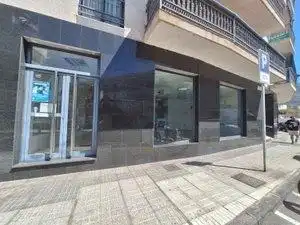 Locale commerciale in vendita a Casco Urbano