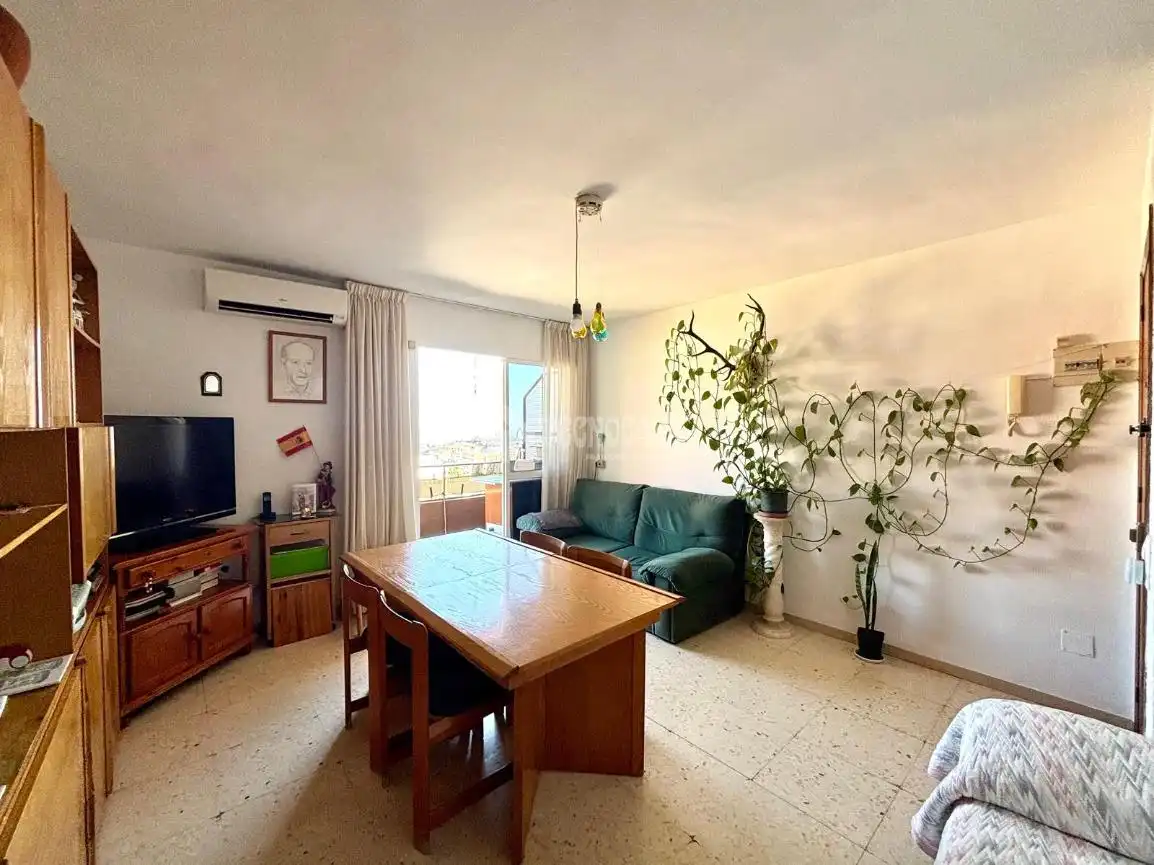 Sala de estar de Piso en venta en Benalmádena con Aire acondicionado y Terraza