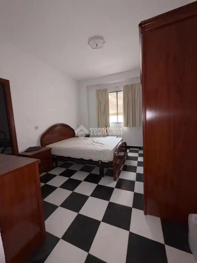 Dormitori de Casa adosada en venda en Loja
