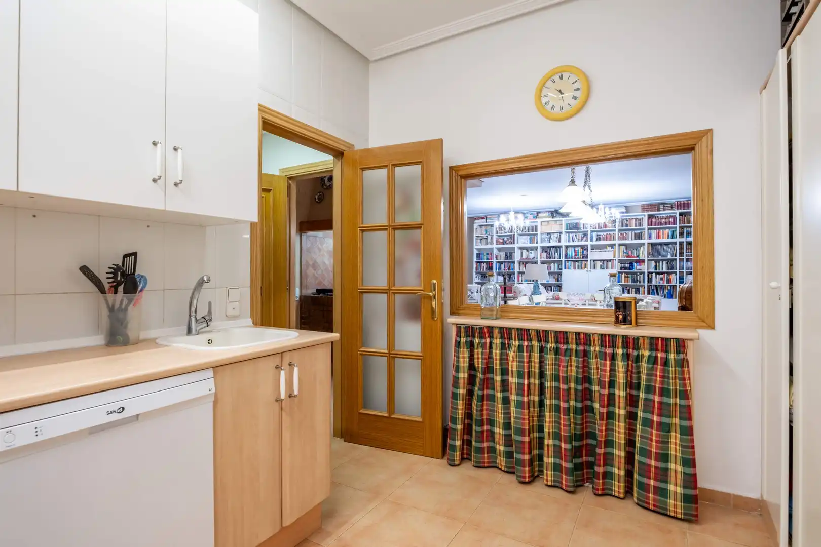 Kitchen of Detached homes for sale in Zaragoza  with Air Conditioner, Heating and Community pool