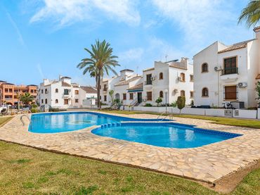 Àtic amb piscina en venda a Orihuela Costa