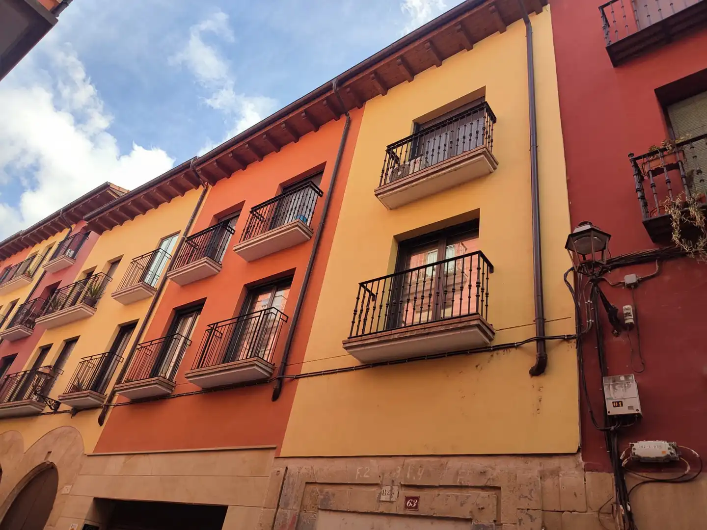 Vista exterior de Estudi en venda en Casco Antiguo