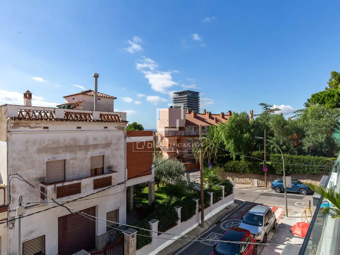 Vista exterior de Casa o xalet en venda en Esplugues de Llobregat amb Aire condicionat, Calefacció i Parquet