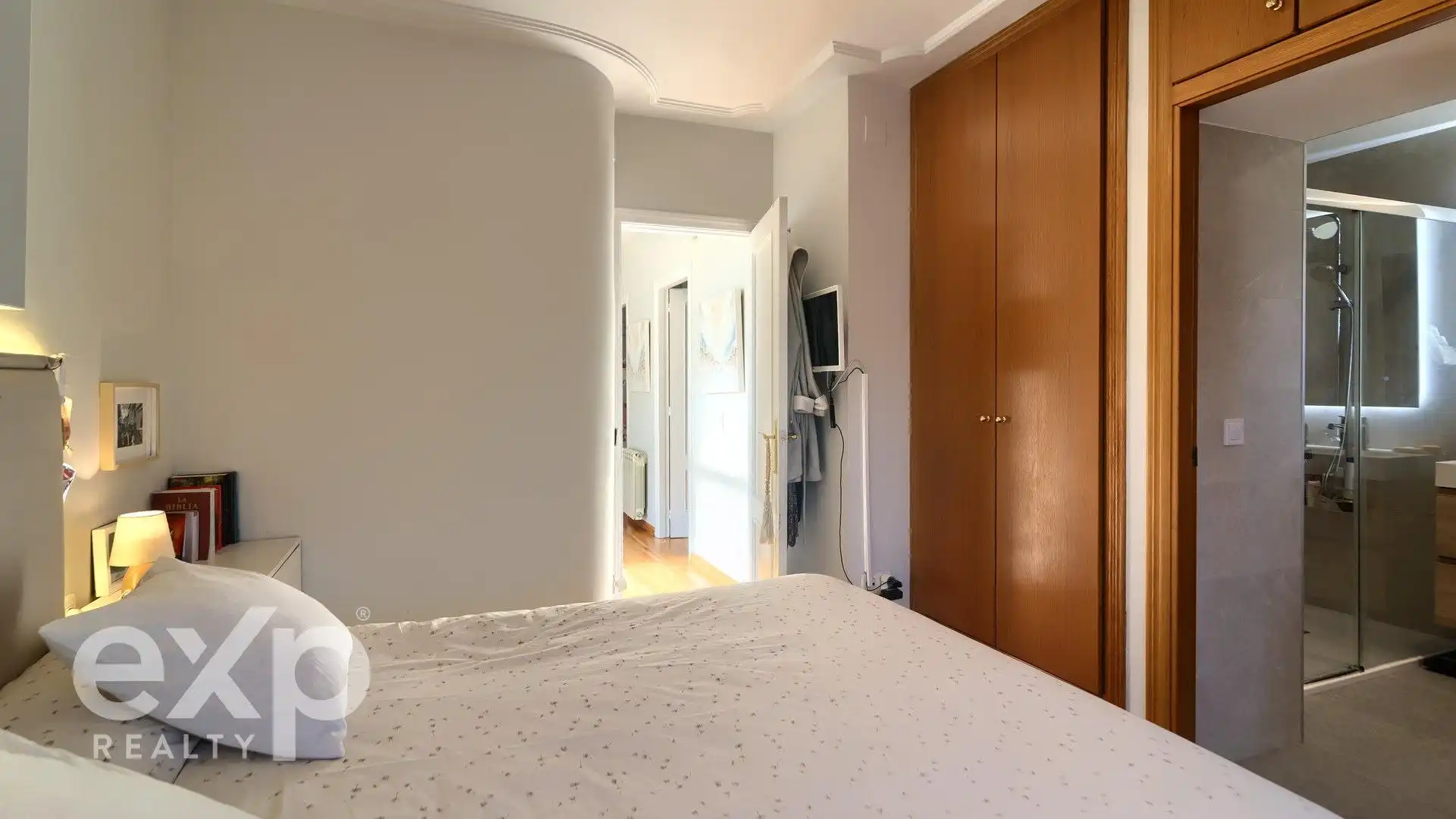 Habitación de Casa o chalet en venta en Godella con Aire acondicionado, Calefacción y Jardín privado
