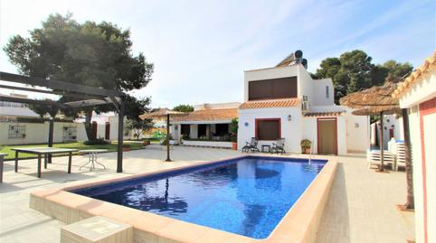 Foto 2 de Casa o xalet en venda a Calle Alarcón, 9, Lomas de Cabo Roig - Los Dolses, Alicante