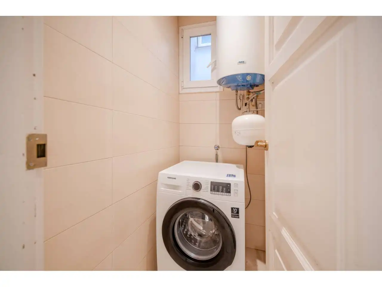 Baño de Piso en venta en Girona con Balcón