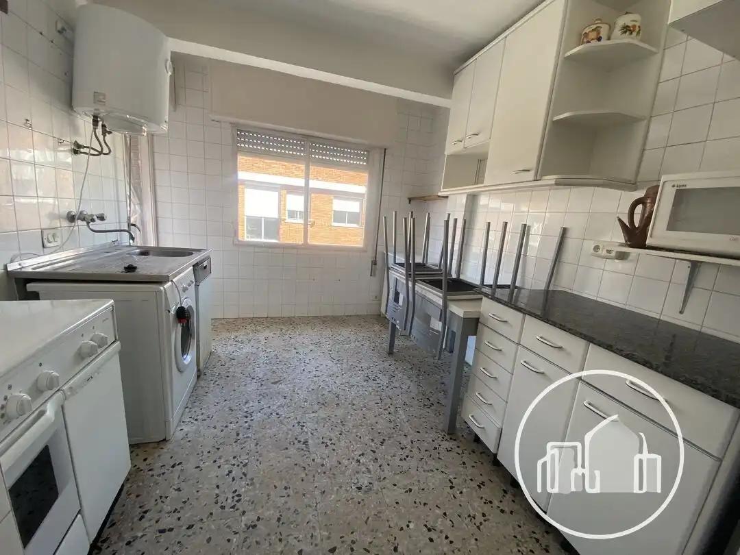 Kitchen of Flat for sale in Villarcayo de Merindad de Castilla la Vieja  with Storage room and Furnished