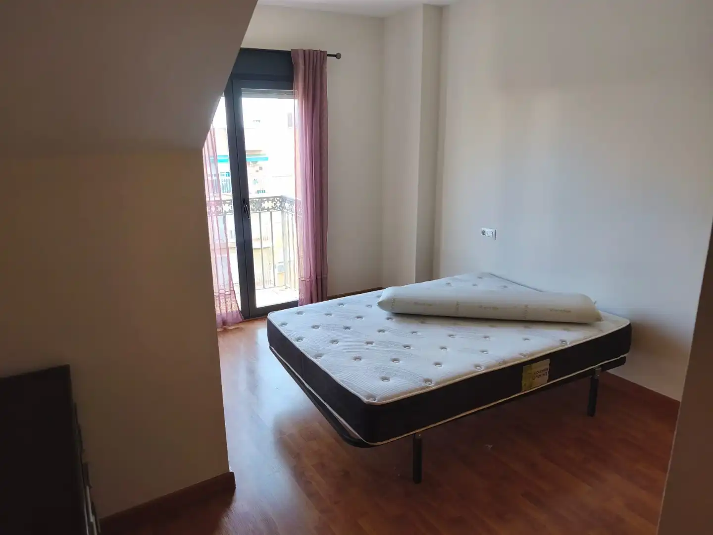 Schlafzimmer von Wohnung zur Miete in Badajoz mit Klimaanlage, Heizung und Möbliert
