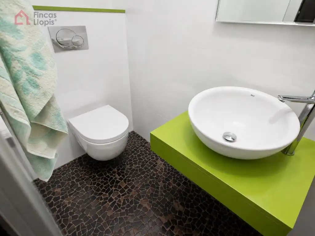 Bathroom of Flat for sale in Barcelona  with Terrace