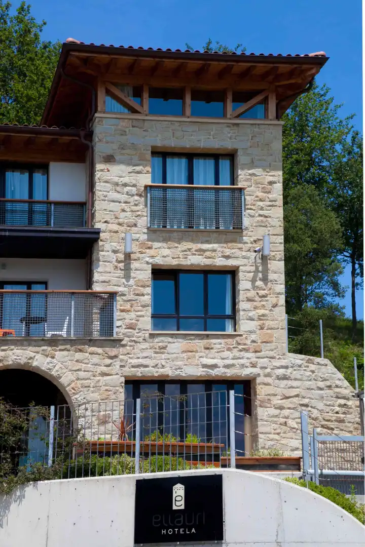 Vista exterior de Edificio en venta en Zeanuri