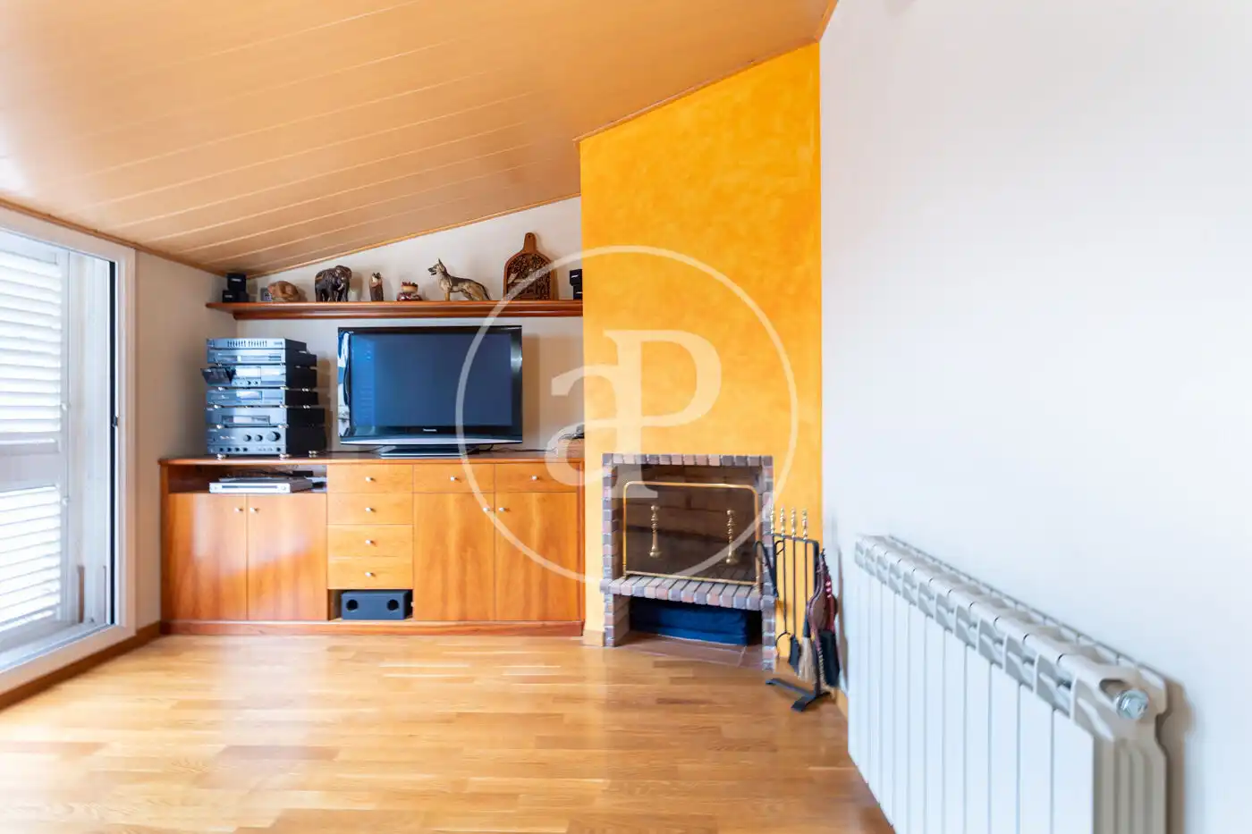 Wohnzimmer von Einfamilien-Reihenhaus zum Verkauf in Sabadell mit Klimaanlage, Heizung und Terrasse