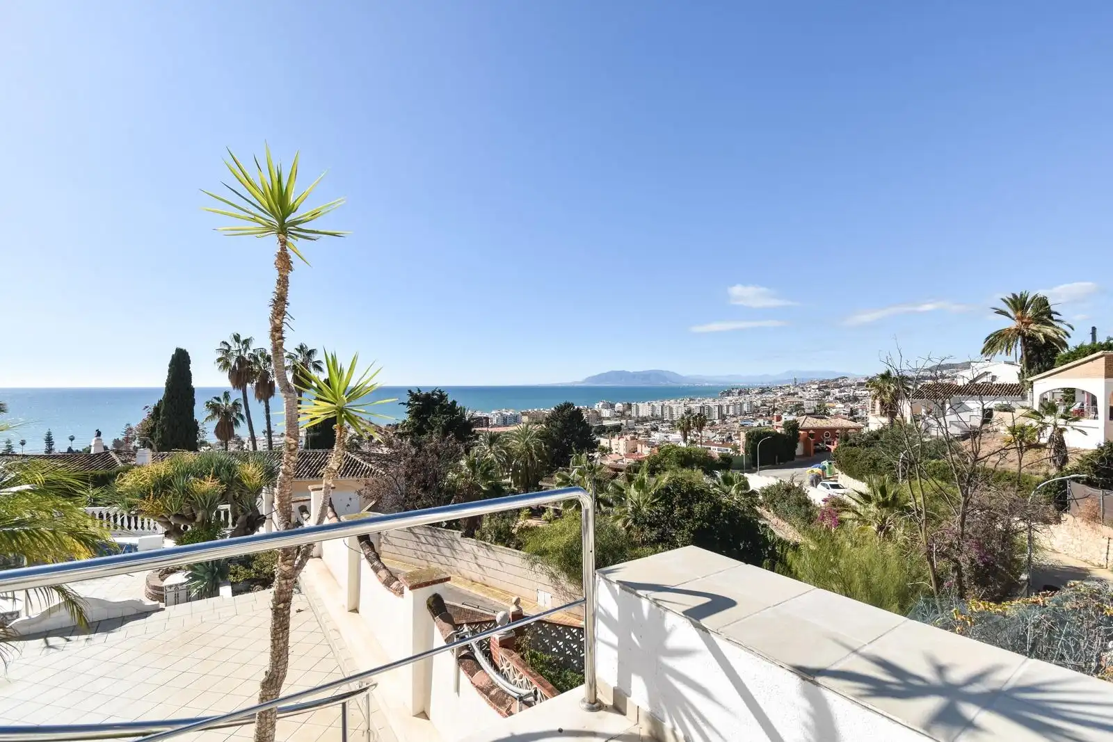 Vista exterior de Casa o chalet de alquiler en Rincón de la Victoria con Aire acondicionado, Calefacción y Jardín privado