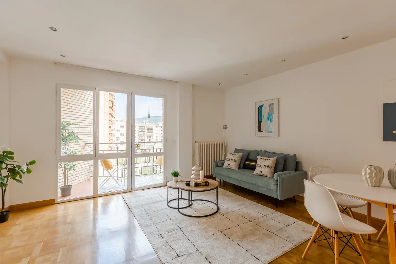 Living room of Flat for sale in  Pamplona / Iruña  with Heating, Parquet flooring and Terrace