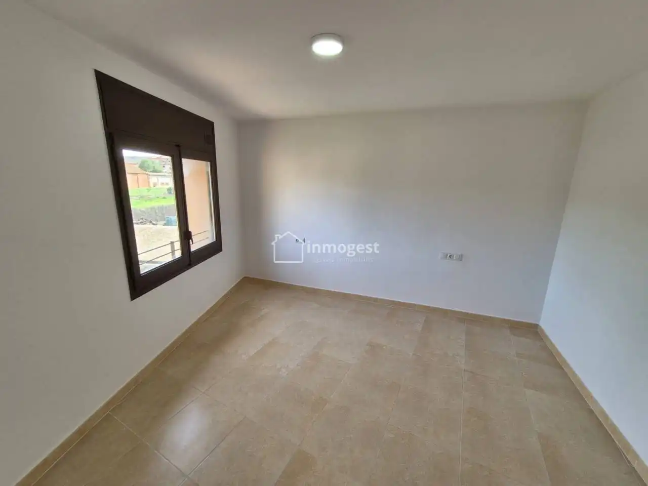 Habitación de Piso en venta en Flaçà con Aire acondicionado, Calefacción y Jardín privado