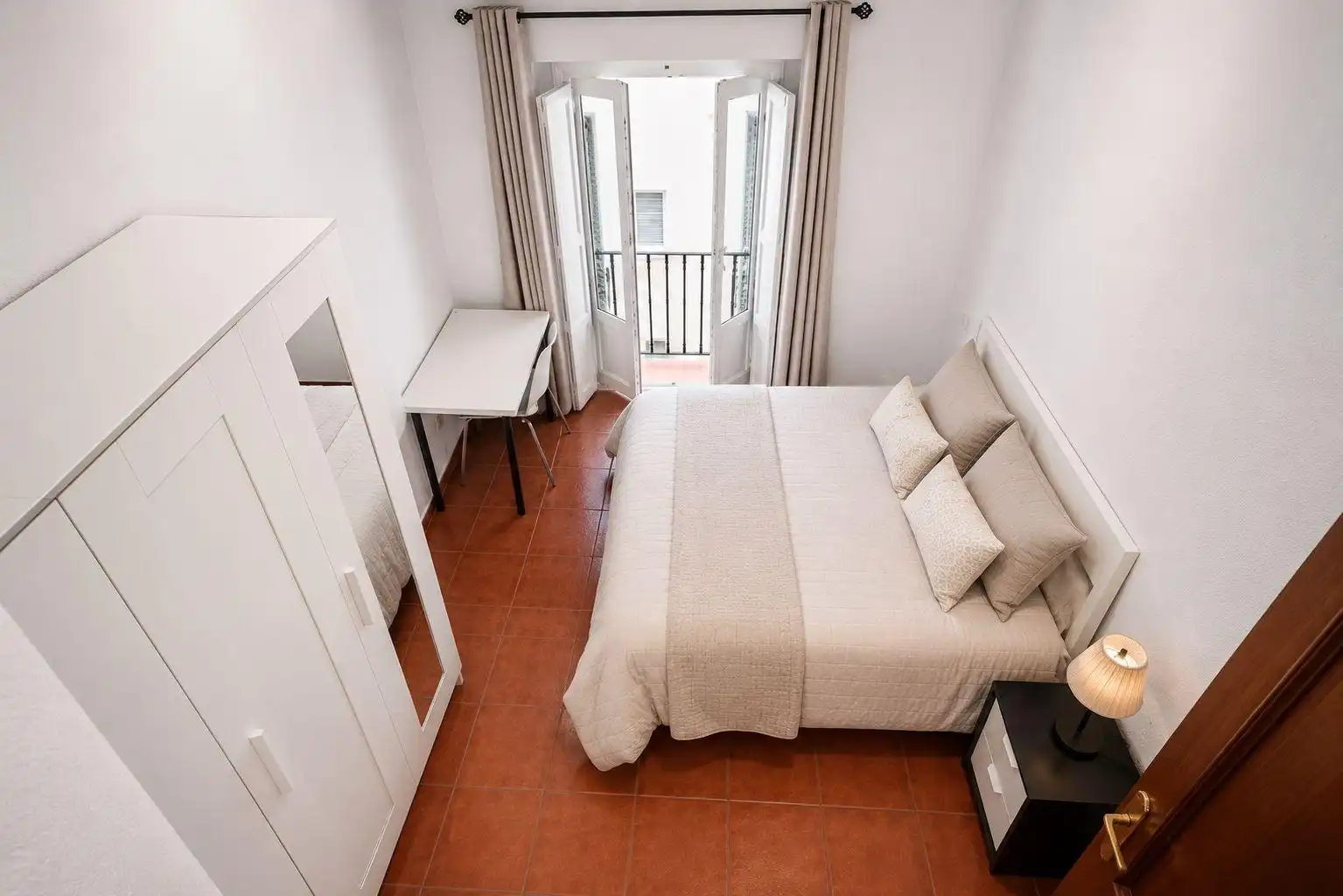 Bedroom of Flat for rent in Madrid  with Heating, Furnished and Balcony