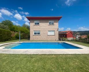 Piscina de Casa o xalet en venda en Vigo  amb Terrassa, Piscina i Balcó