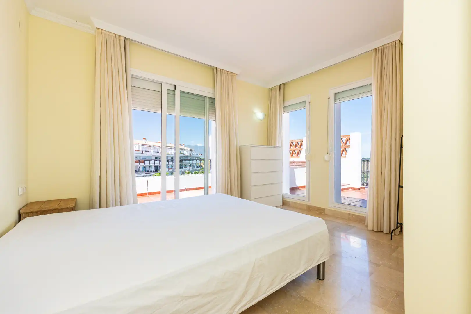 Habitación de Ático en venta en Mijas con Aire acondicionado, Terraza y Piscina