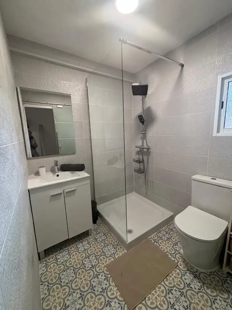 Bany de Apartament de lloguer en Torremolinos amb Moblat i Piscina comunitària