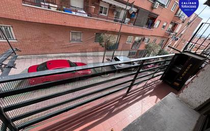 Exterior view of Flat for sale in Alcobendas  with Parquet flooring, Terrace and Alarm