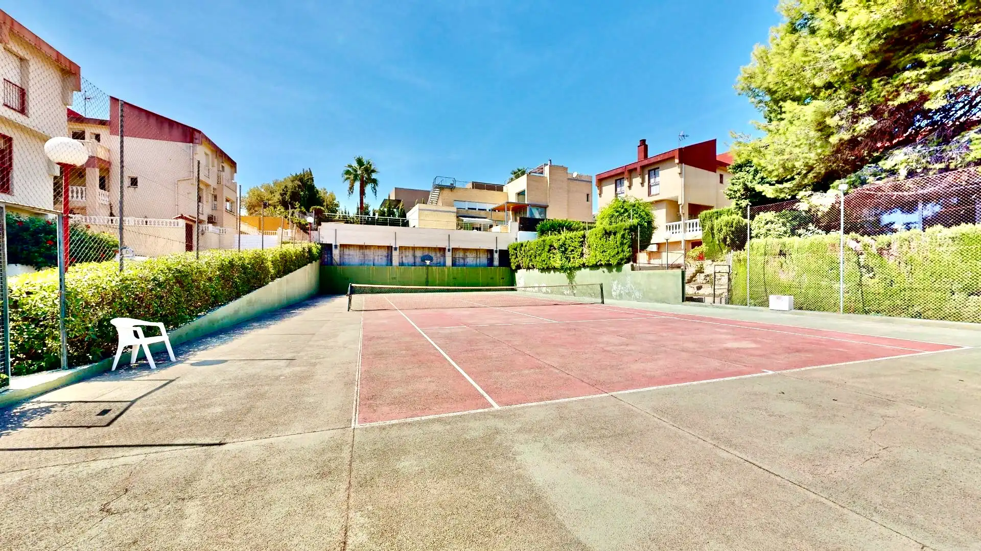 Vista exterior de Casa o xalet en venda en Alicante / Alacant amb Aire condicionat, Calefacció i Jardí privat