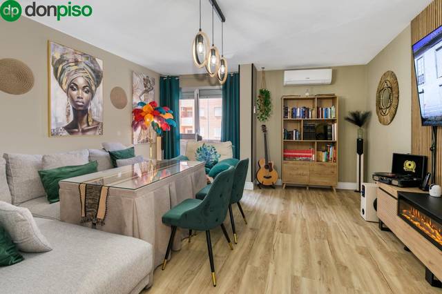 Piso en Venta en Calle MARIA TERESA DE LEON, 19 en Joaquina Eguaras