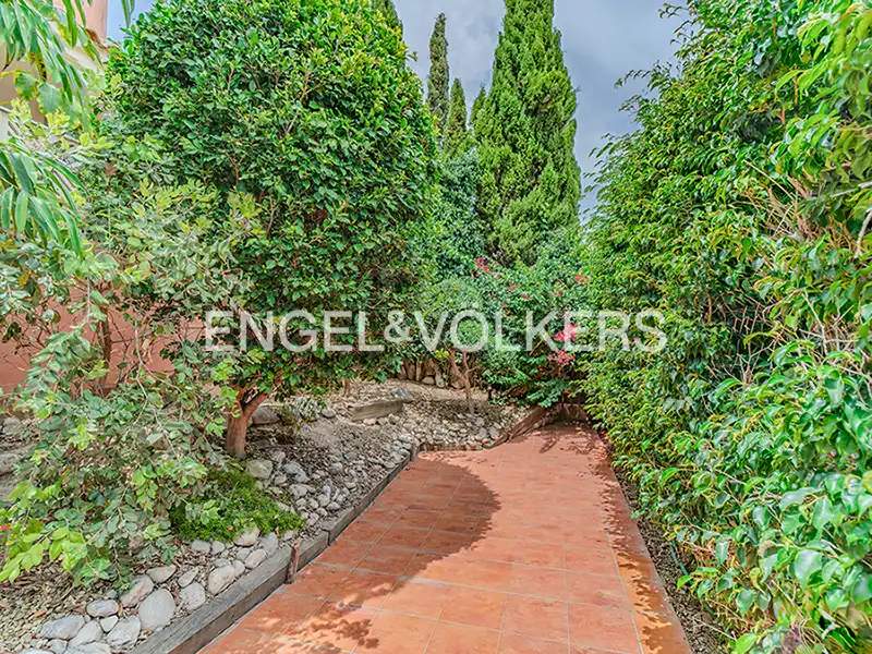 Vista exterior de Casa o xalet en venda en Sant Joan d'Alacant amb Aire condicionat, Calefacció i Jardí privat