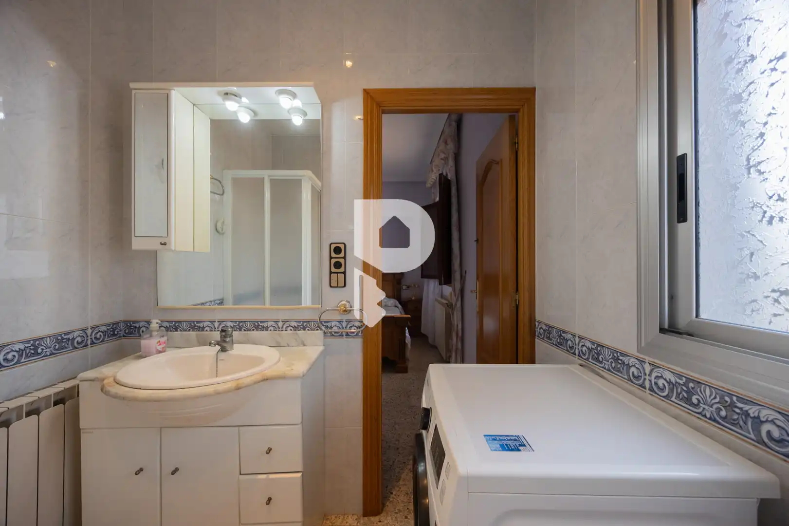 Bany de Casa o xalet en venda en Castellví de Rosanes amb Aire condicionat, Calefacció i Jardí privat