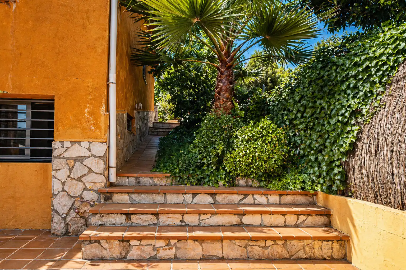 Vista exterior de Casa o xalet en venda en Tordera amb Aire condicionat, Calefacció i Jardí privat