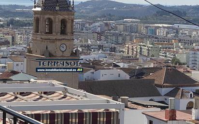 Vista exterior de Casa o xalet en venda en Vélez-Málaga amb Aire condicionat, Terrassa i Traster