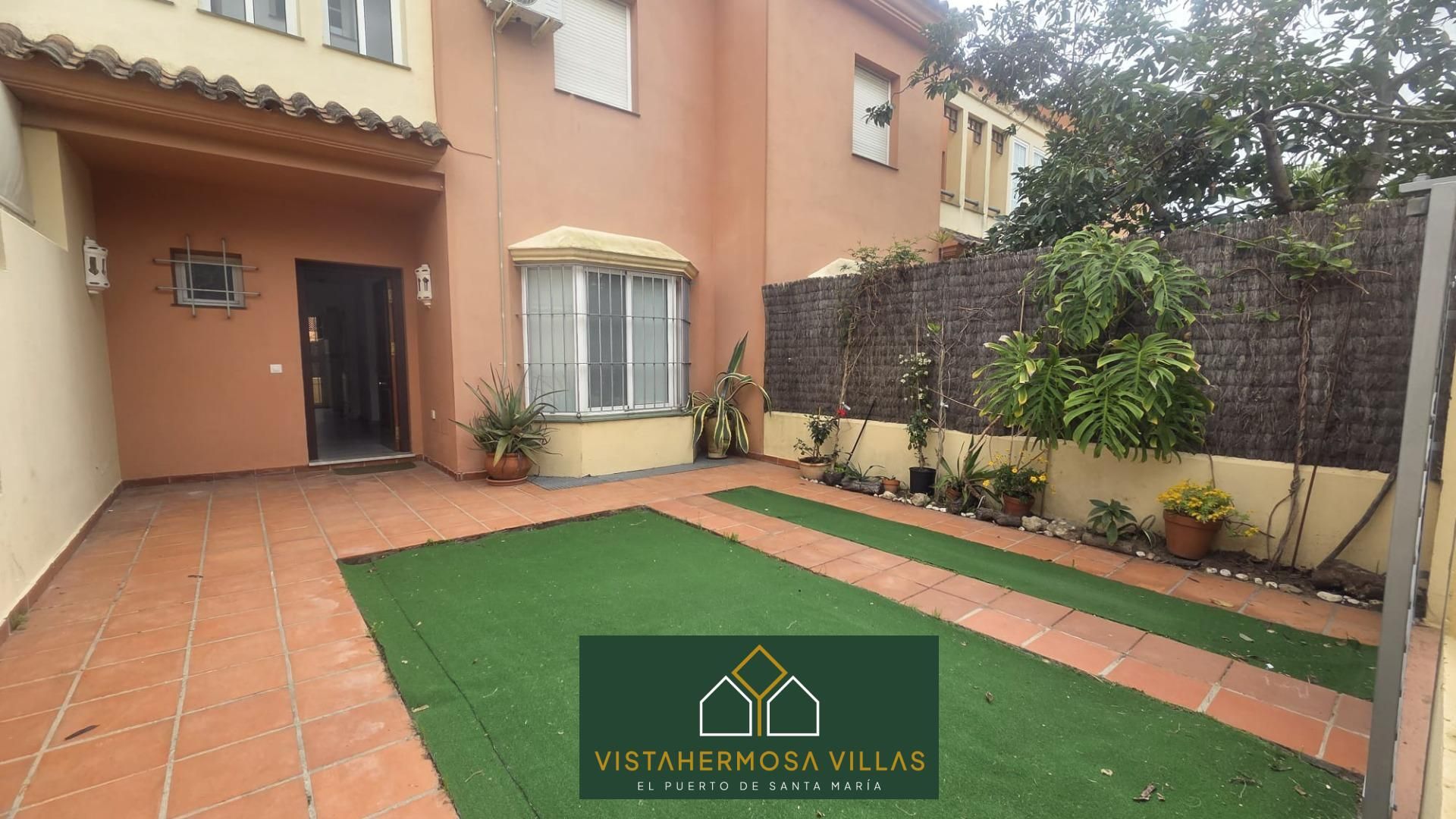 Single-family semi-detached for rent in Calle ANTONIO CARABALLO GARCIA, Soto de Vistahermosa, Vistahermosa - Fuentebravía
