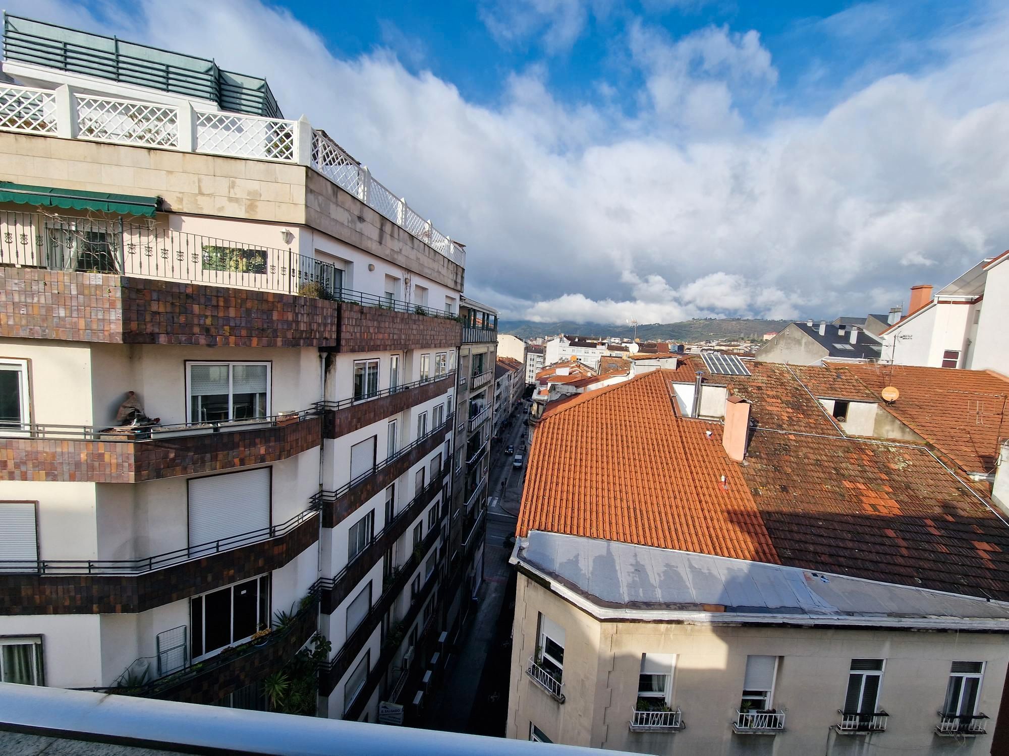 Exterior view of Flat for sale in Ourense Capital   with Parquet flooring, Oven and Washing machine