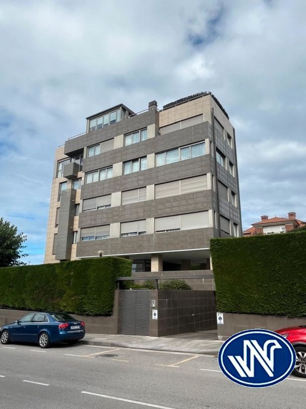 Vista exterior de Garatge en venda en Santander