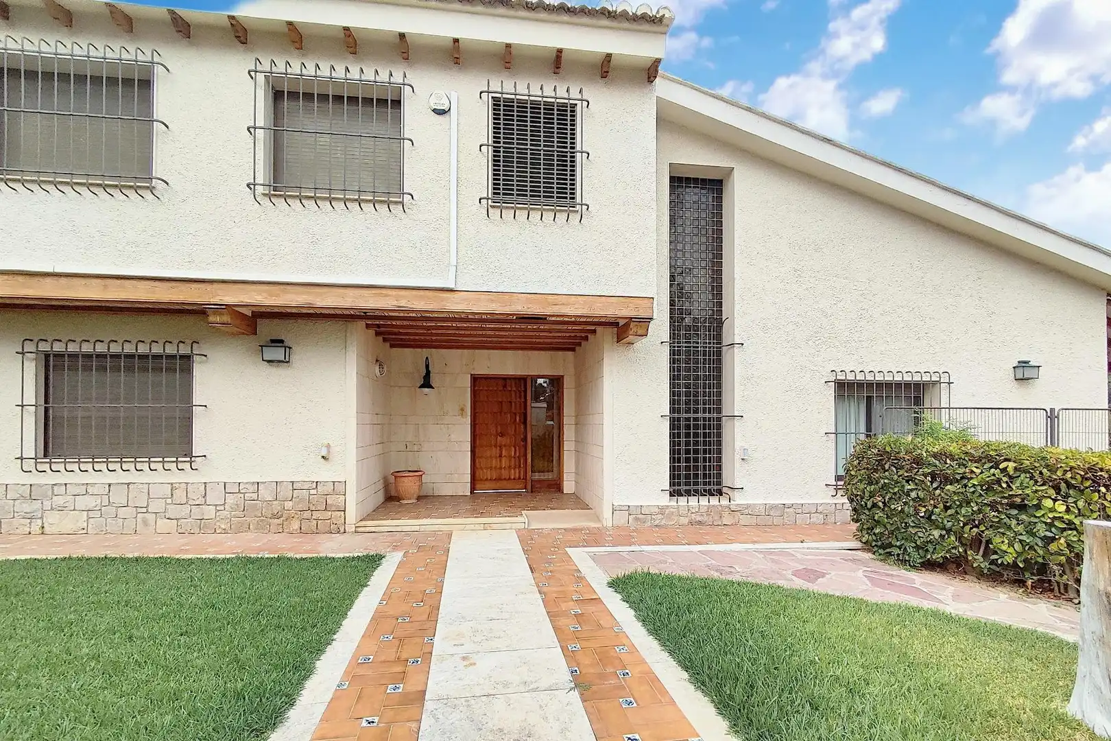 Exterior view of Houses for sale in L'Eliana  with Air Conditioner, Heating and Private garden