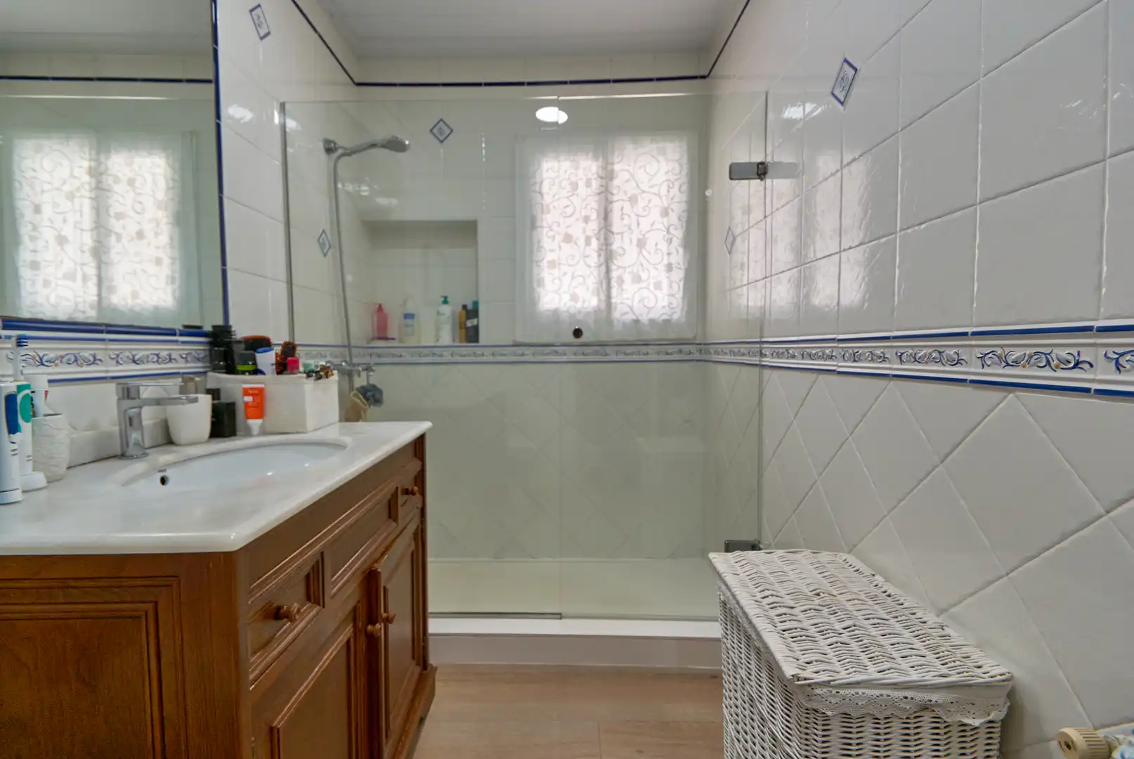 Bathroom of Houses for sale in Castelldefels  with Air Conditioner, Heating and Private garden