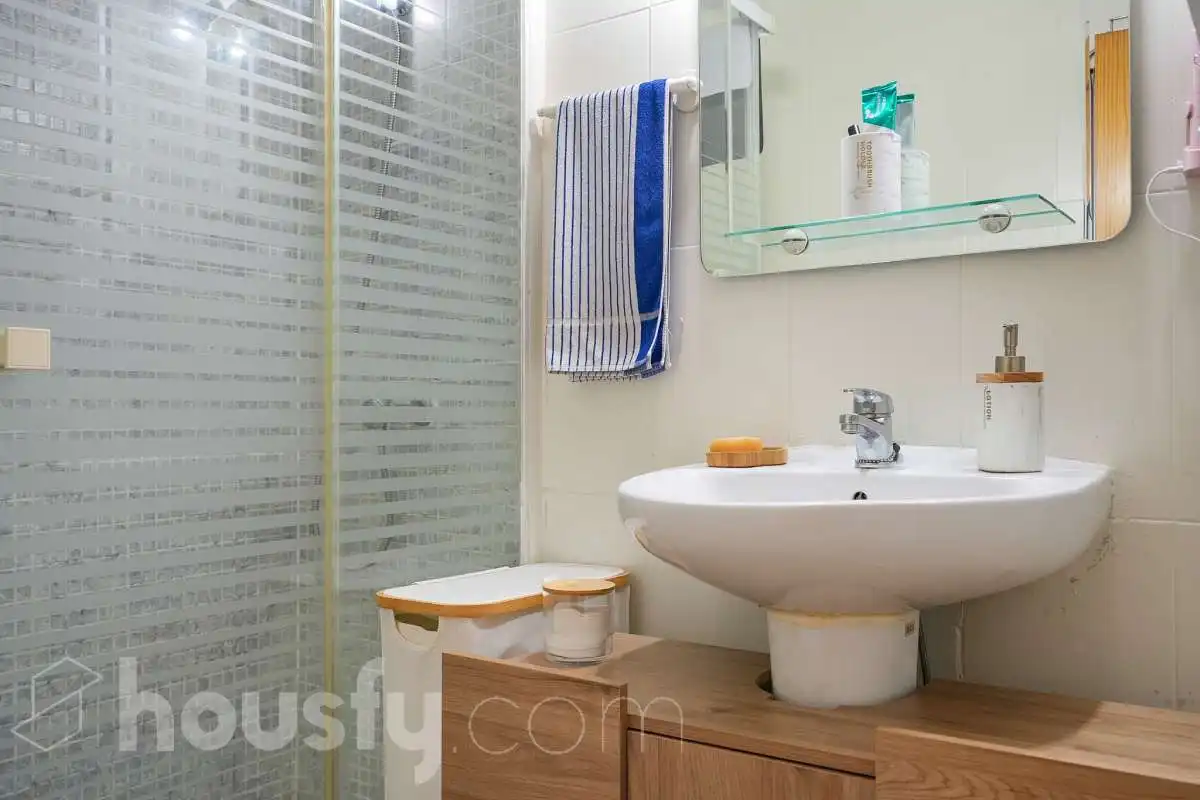 Bathroom of Flat for sale in Madrid  with Heating and Furnished