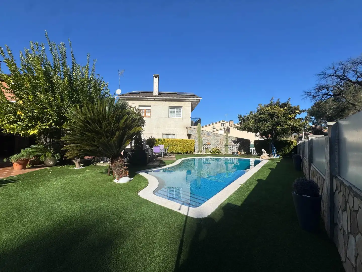 Piscina de Casa o chalet en venta en Sant Esteve Sesrovires con Aire acondicionado, Calefacción y Balcón