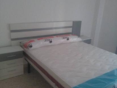 Dormitori de Pis en venda en Utrera amb Traster i Balcó