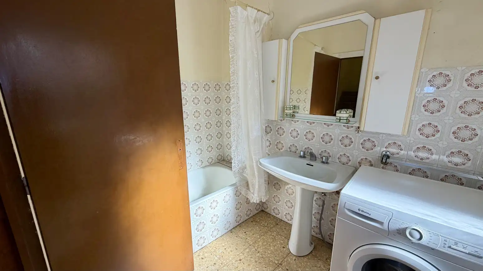 Bathroom of Houses for sale in Allo  with Heating
