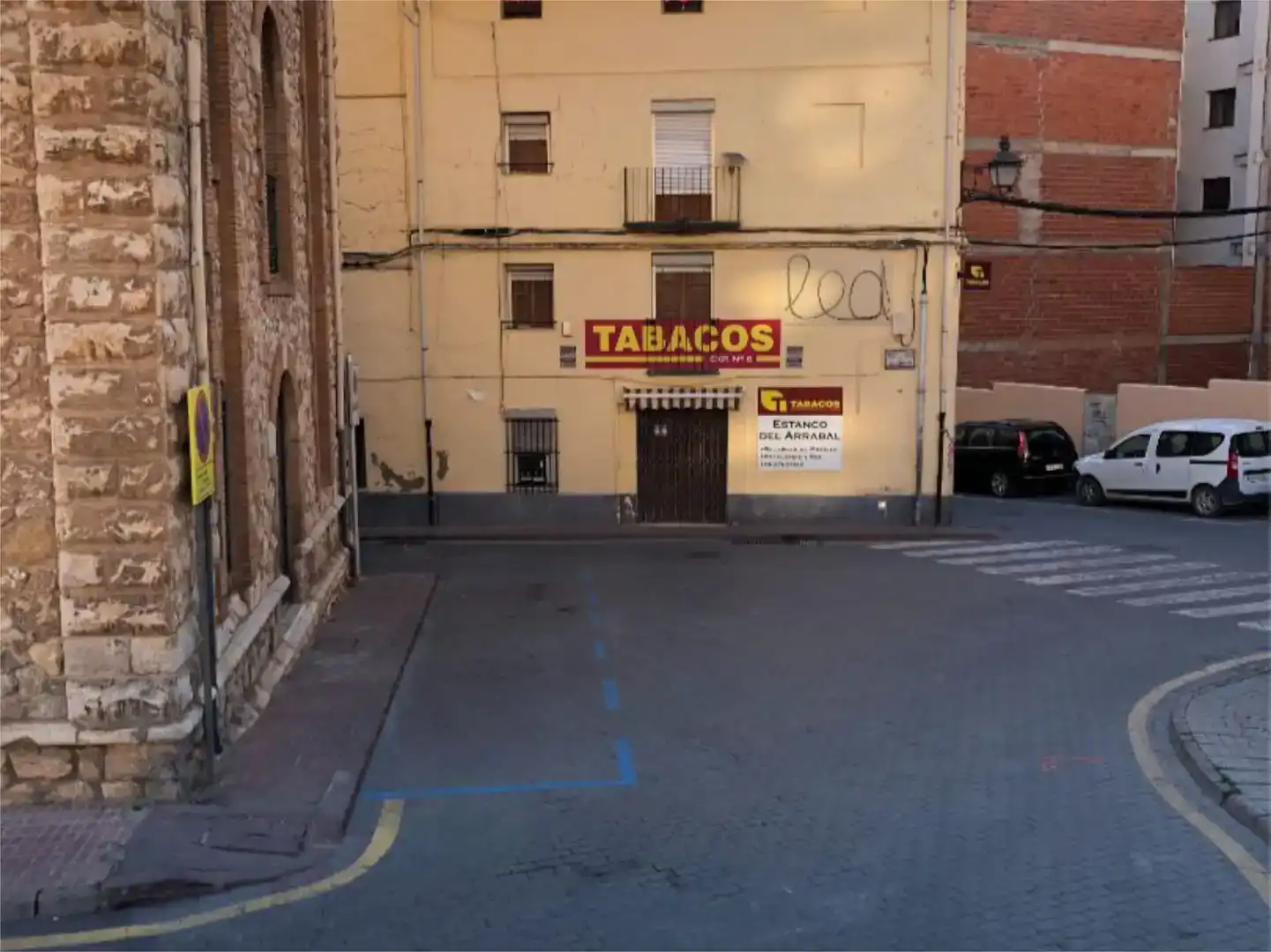 Aparcament de Casa adosada en venda en Teruel amb Moblat i Balcó