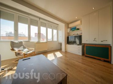 Piso con ascensor en venta en Calle Nieremberg .