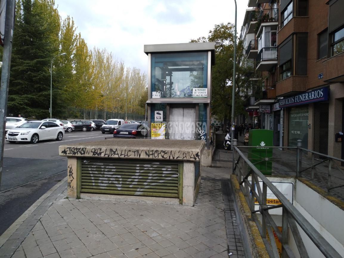 Exterior view of Garage for sale in  Madrid Capital
