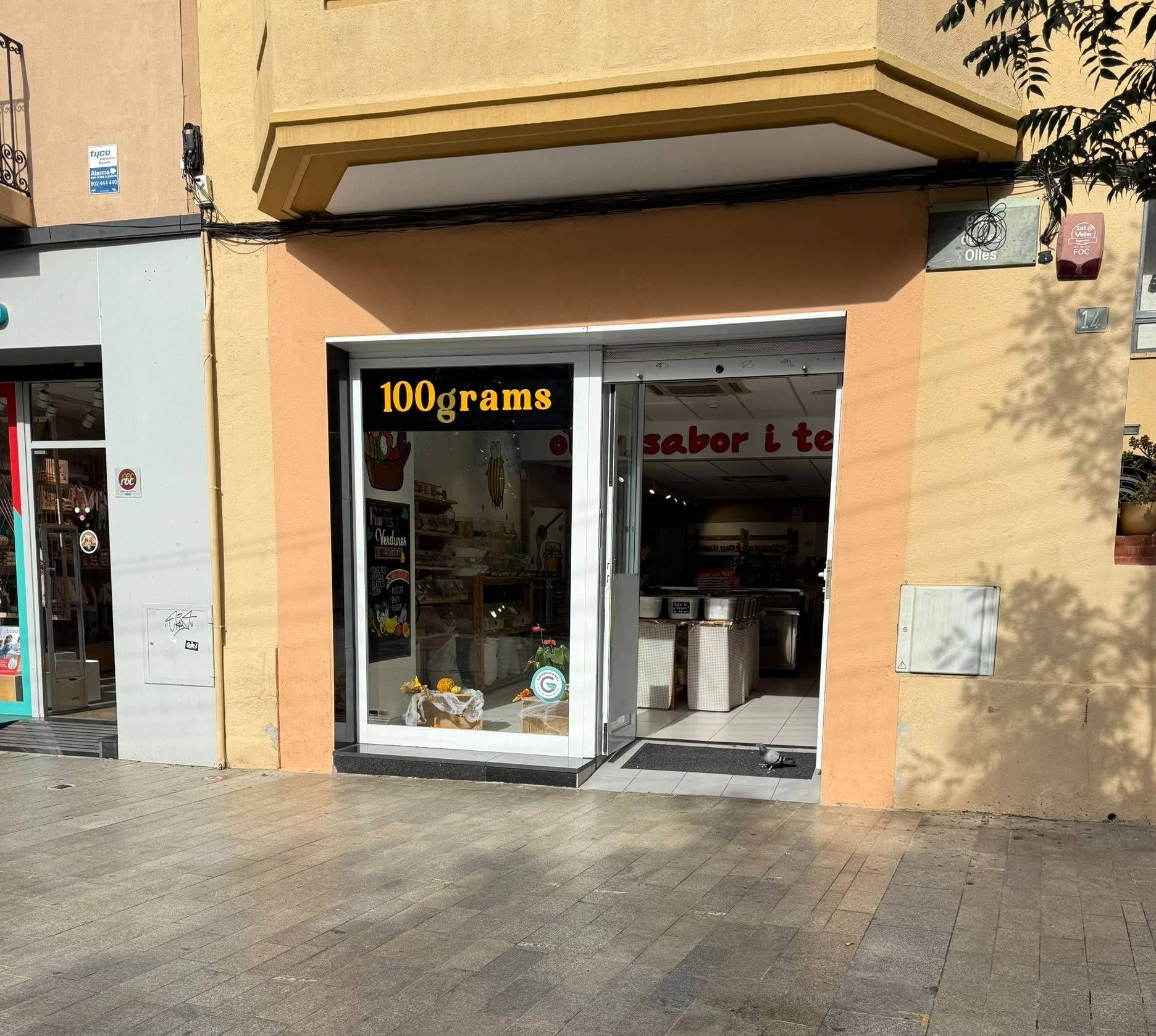 Geschaftsraum zur Miete in  Olles, 14, Centre