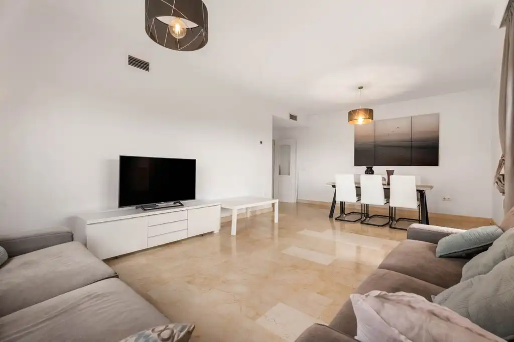 Bajo con piscina en venta en Elviria - Cabopino, imagen 10